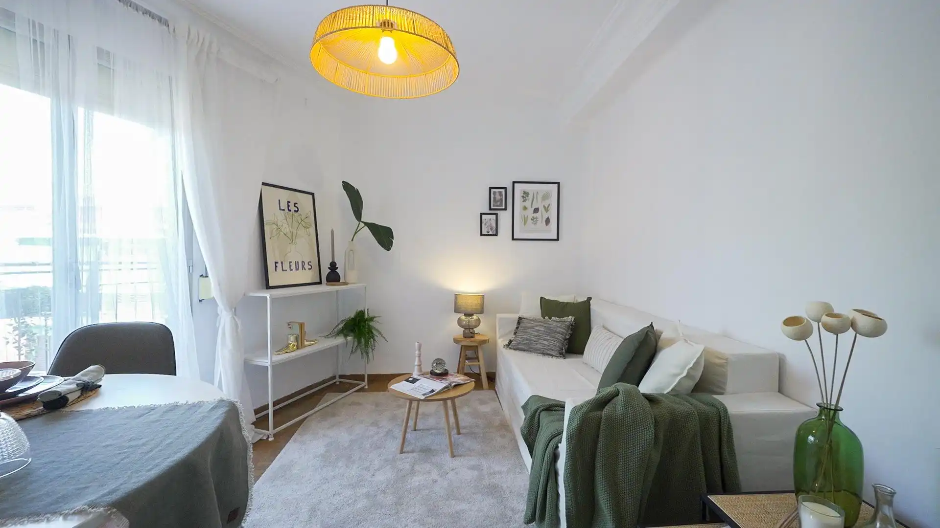 Living room of Flat for sale in Madrid  with Air Conditioner, Terrace and Balcony