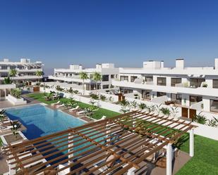 Vista exterior de Àtic en venda en Los Alcázares amb Terrassa, Piscina i Piscina comunitària