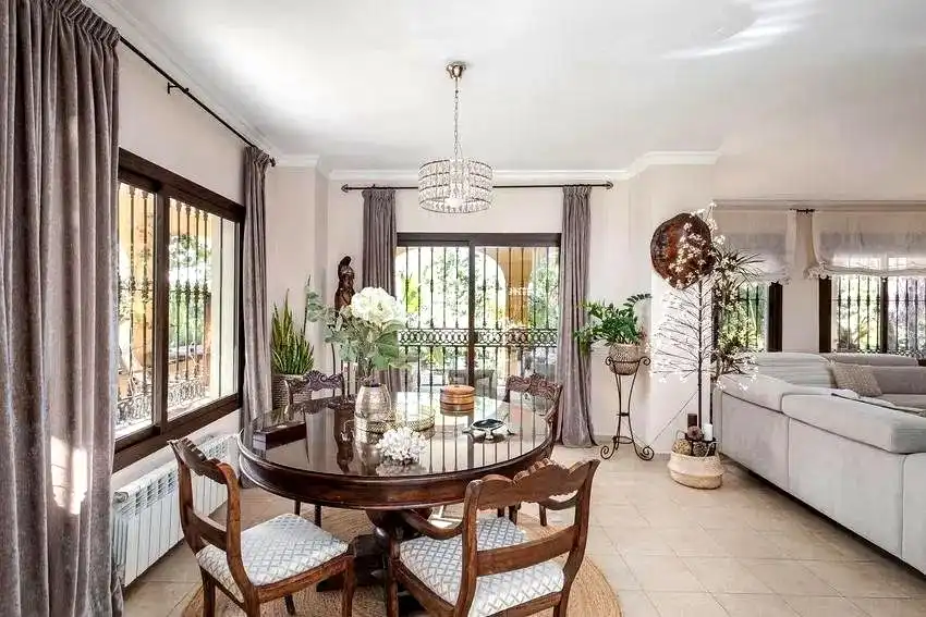 Esszimmer von Haus oder Chalet zum Verkauf in Málaga mit Klimaanlage, Heizung und Privatgarten