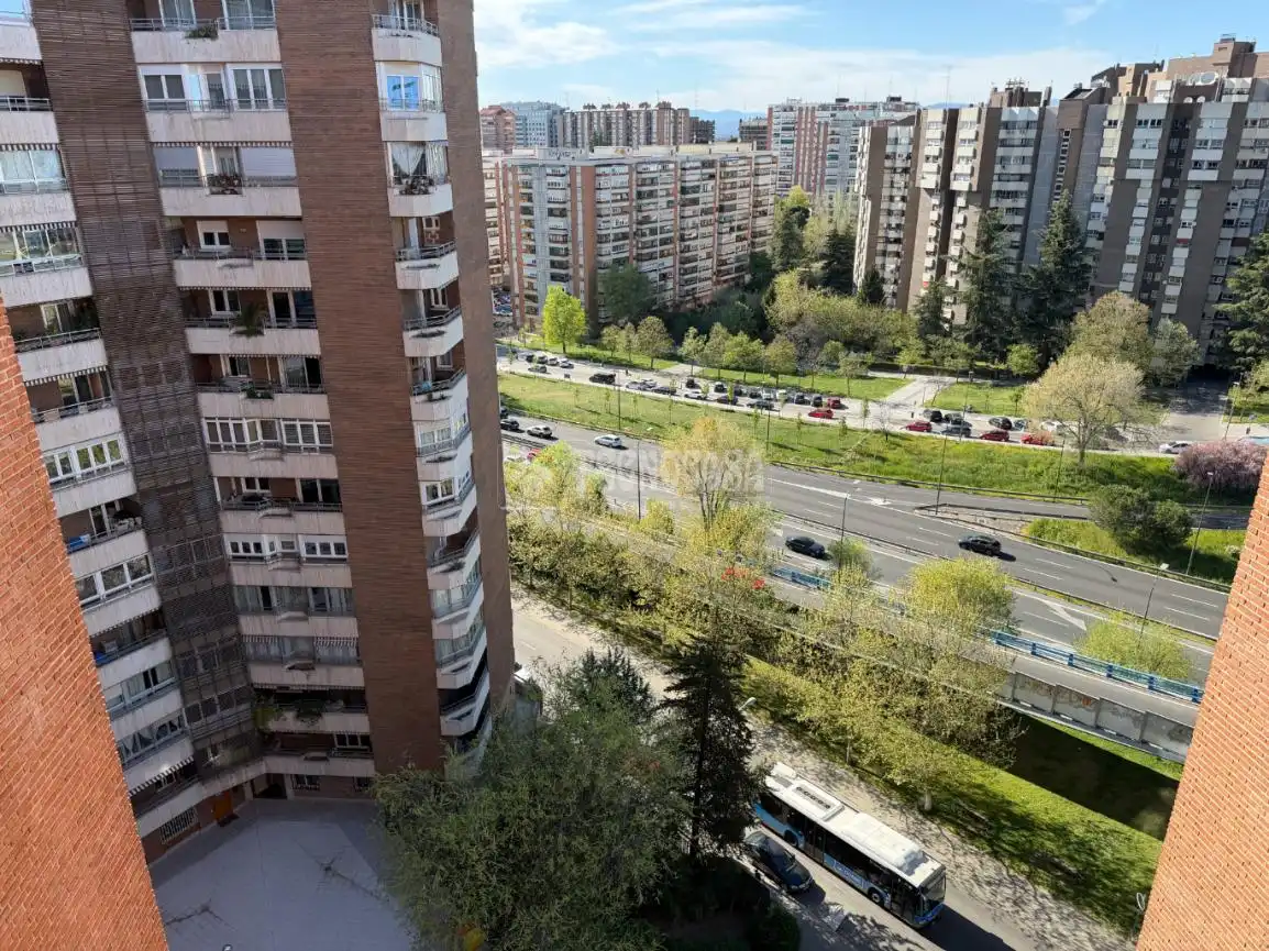 Vista exterior de Piso en venta en Madrid con Aire acondicionado, Calefacción y Parquet