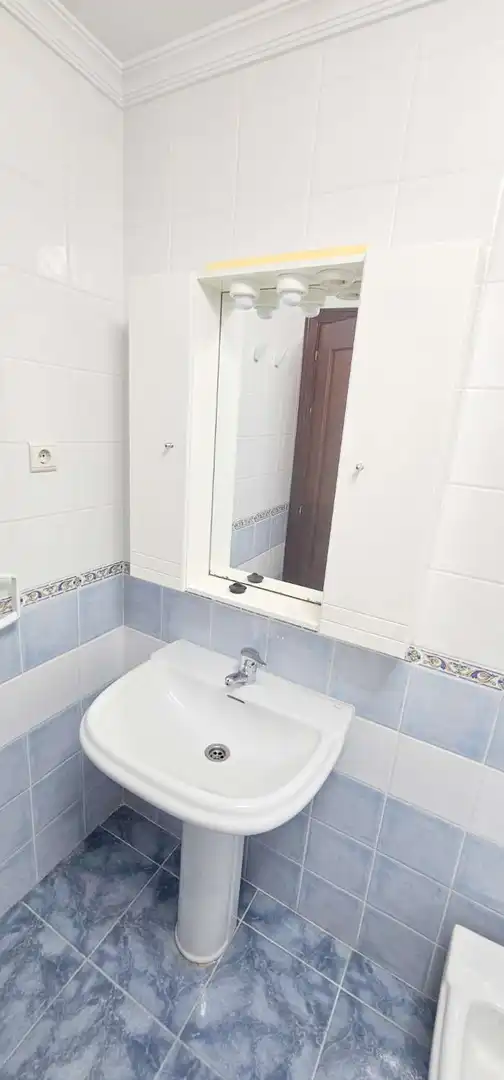 Badezimmer von Wohnungen zum Verkauf in Algarrobo mit Terrasse, Schwimmbad und Möbliert