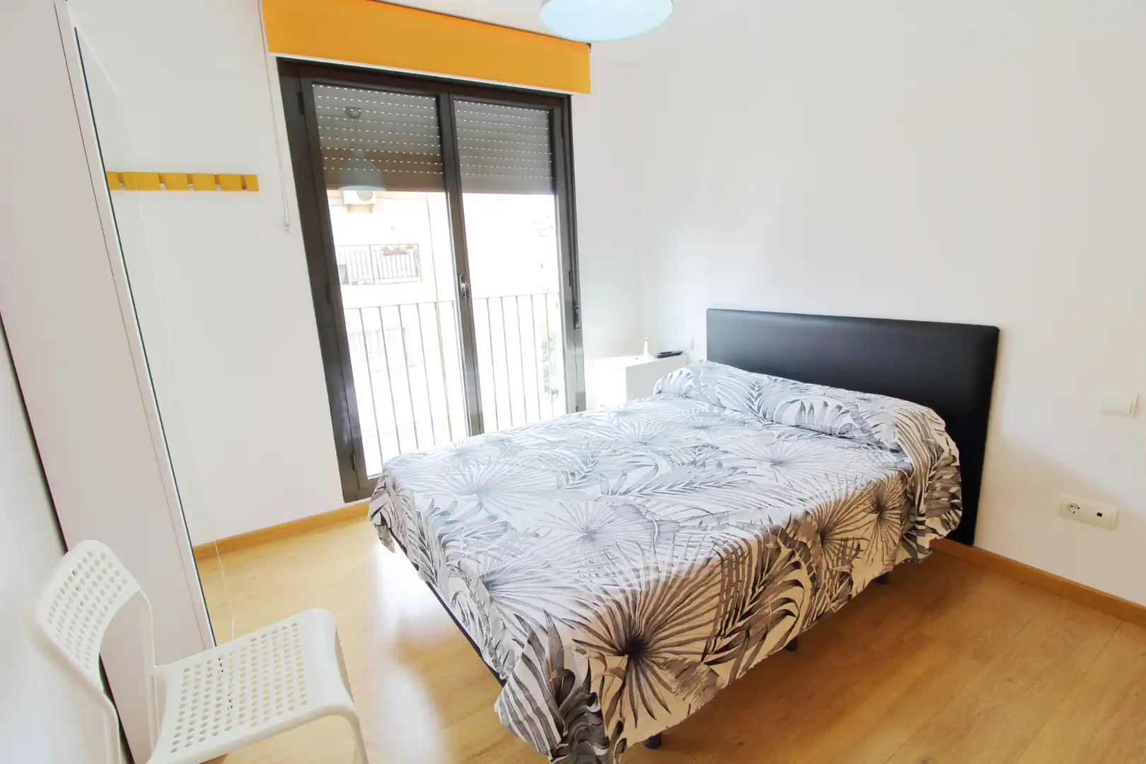 Bedroom of Flat for sale in Valencia  with Air Conditioner, Parquet flooring and Balcony