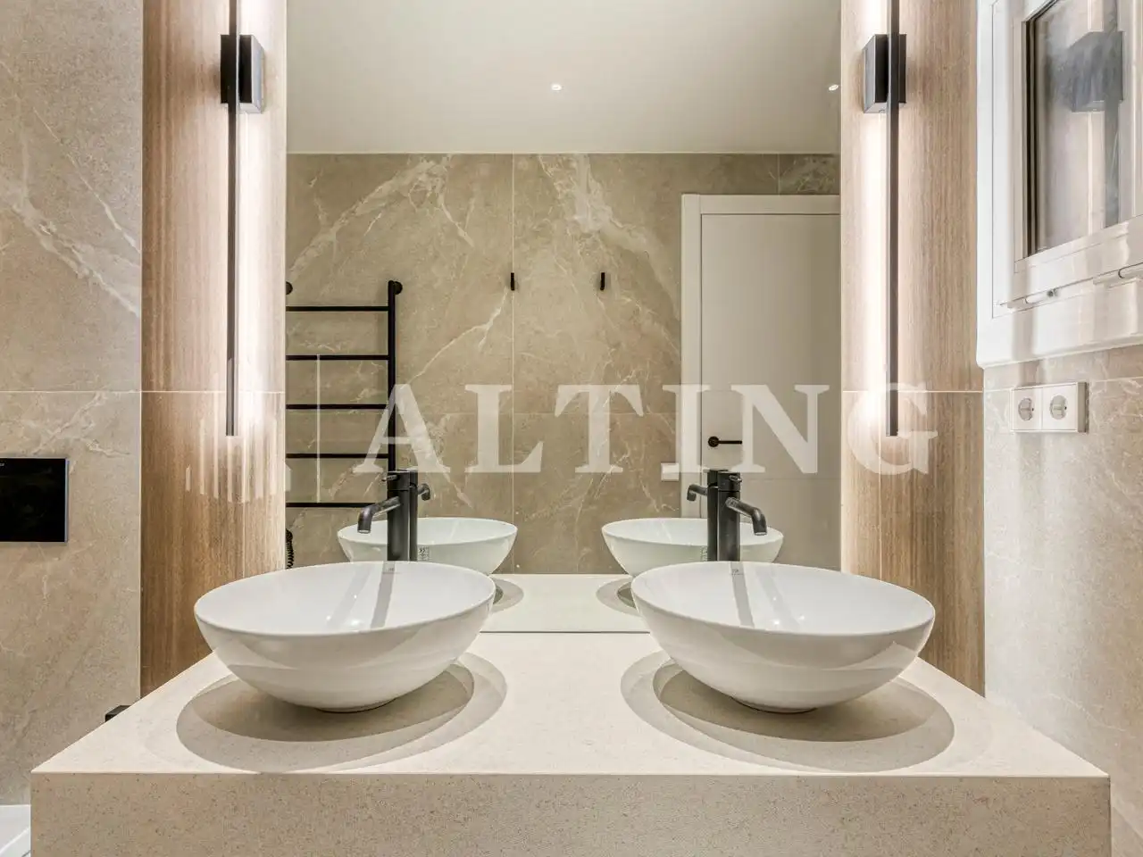 Baño de Piso de alquiler en Barcelona con Aire acondicionado, Calefacción y Parquet