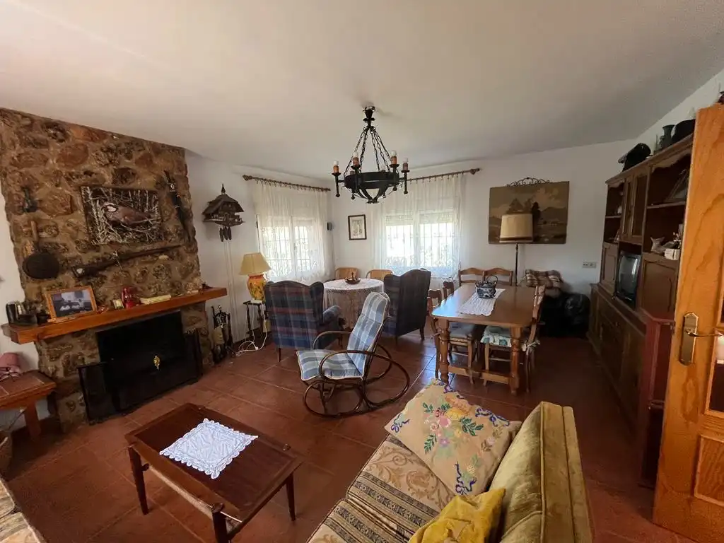 Sala de estar de Finca rústica en venta en Vianos con Calefacción, Jardín privado y Trastero