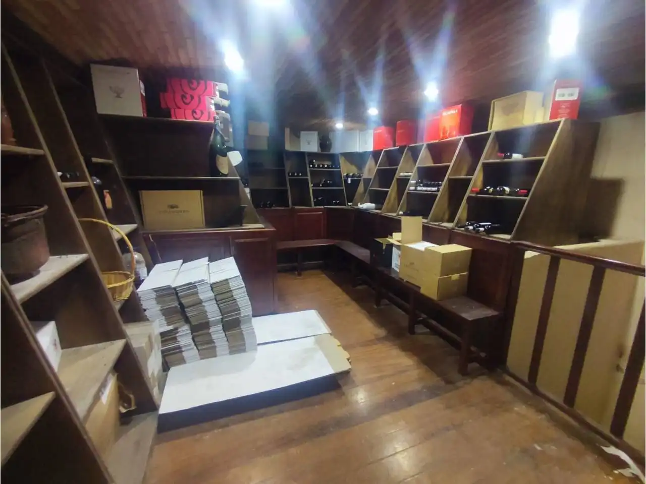 Local en venta en El Grado con Aire acondicionado