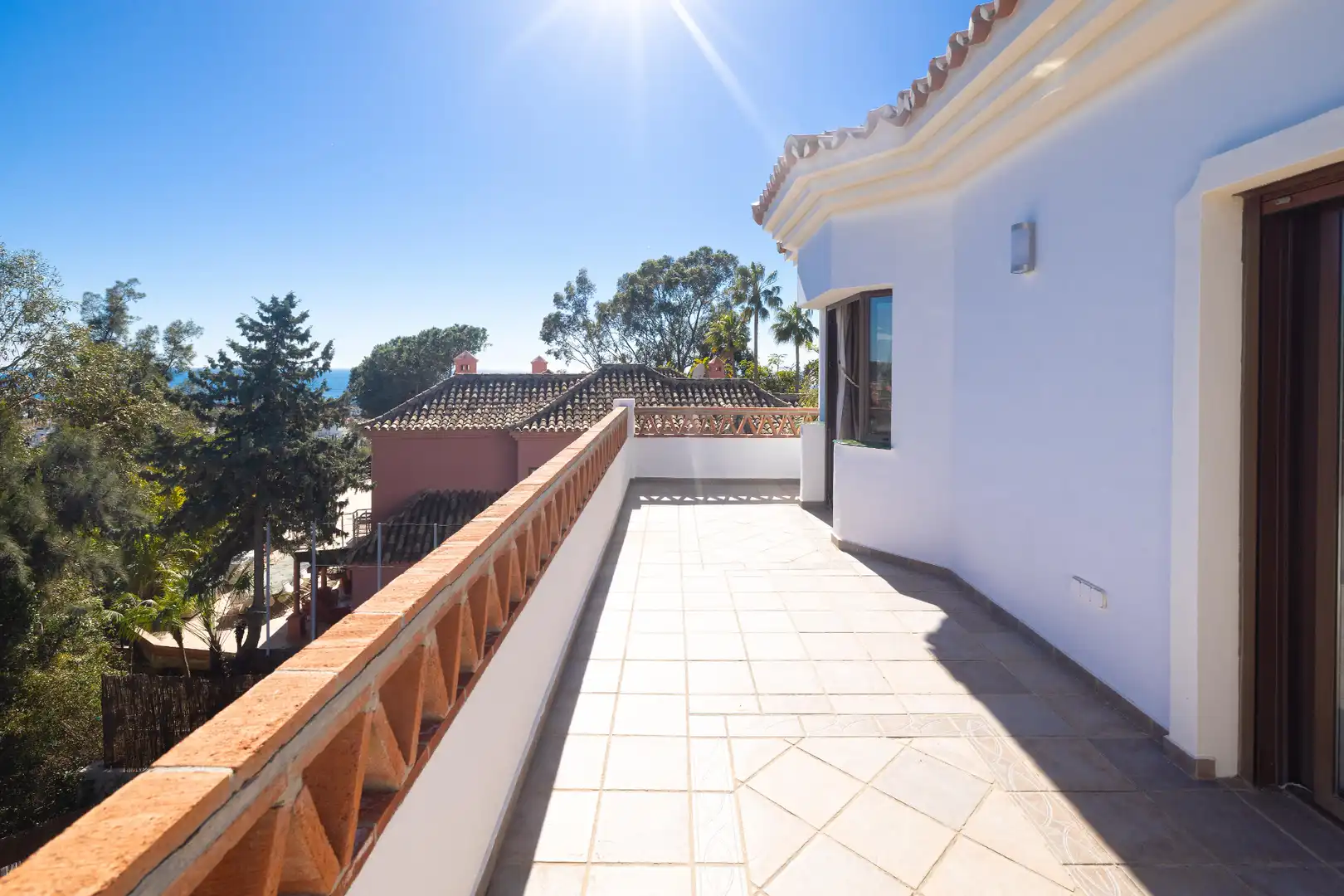 Terrassa de Casa o xalet en venda en Marbella amb Aire condicionat, Jardí privat i Terrassa
