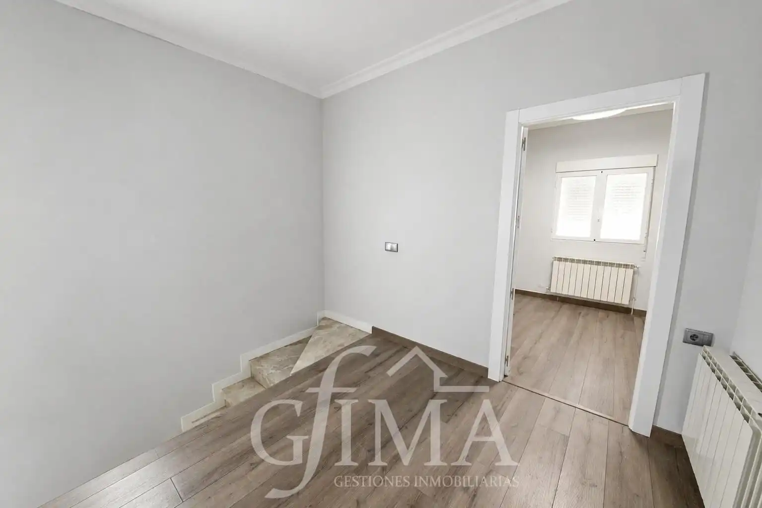 Habitación de Casa adosada en venta en Tomelloso con Calefacción y Trastero