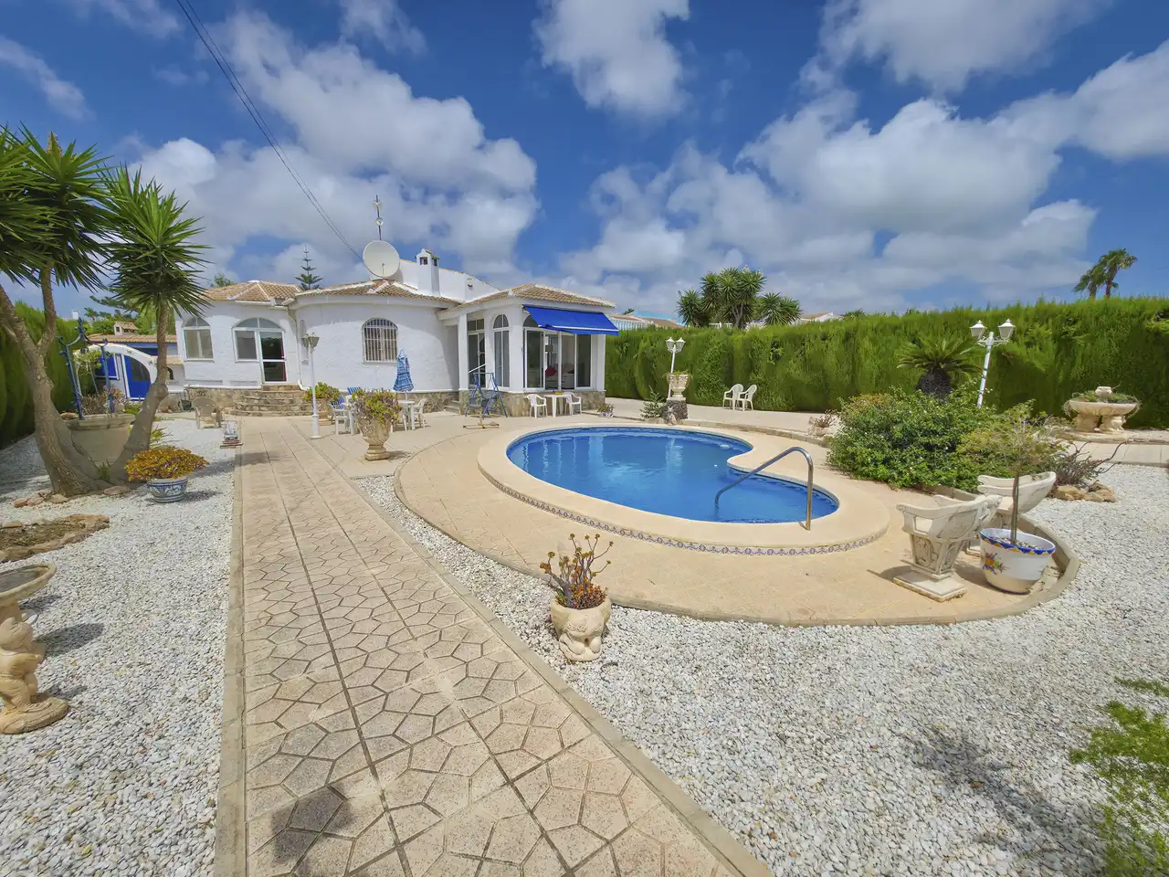 Piscina de Casa o xalet en venda en Torrevieja