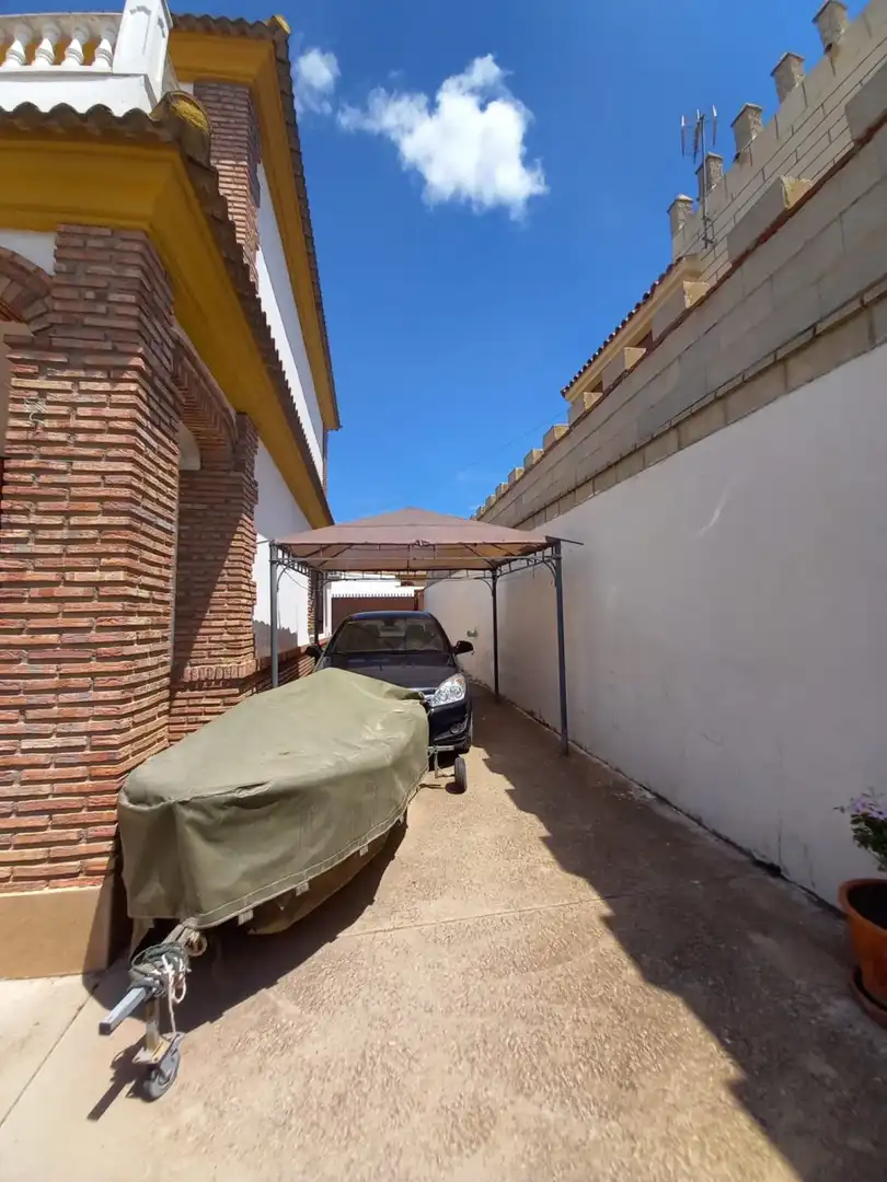 Vista exterior de Casa o chalet en venta en Córdoba con Aire acondicionado, Jardín privado y Terraza
