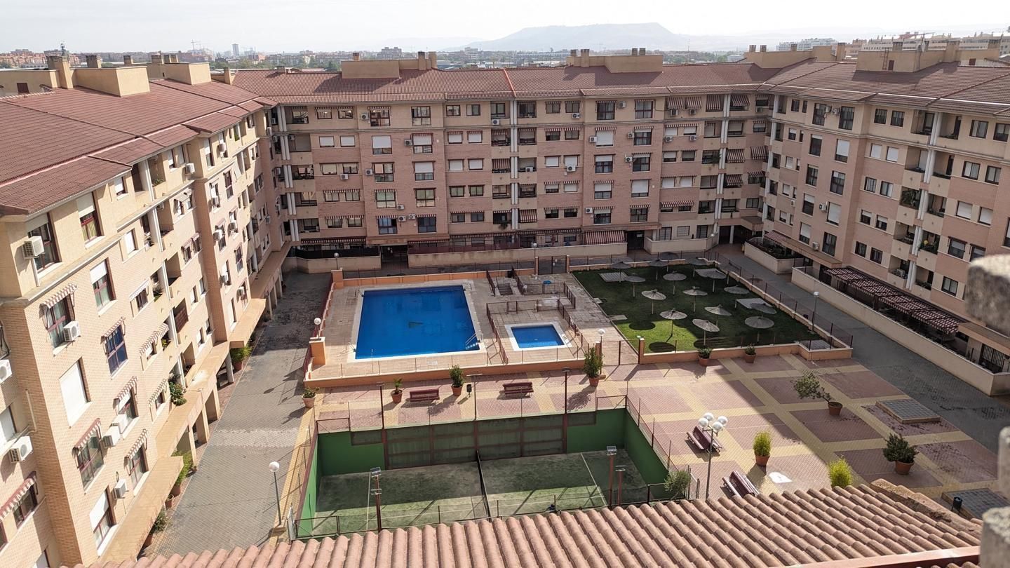 Exterior view of Flat for sale in Torrejón de Ardoz  with Air Conditioner, Heating and Storage room