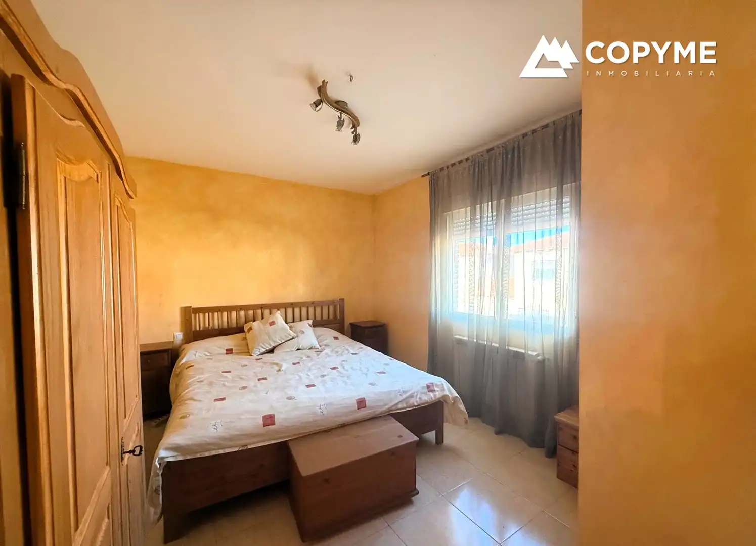 Habitación de Casa adosada en venta en Santa Olalla con Aire acondicionado, Calefacción y Jardín privado