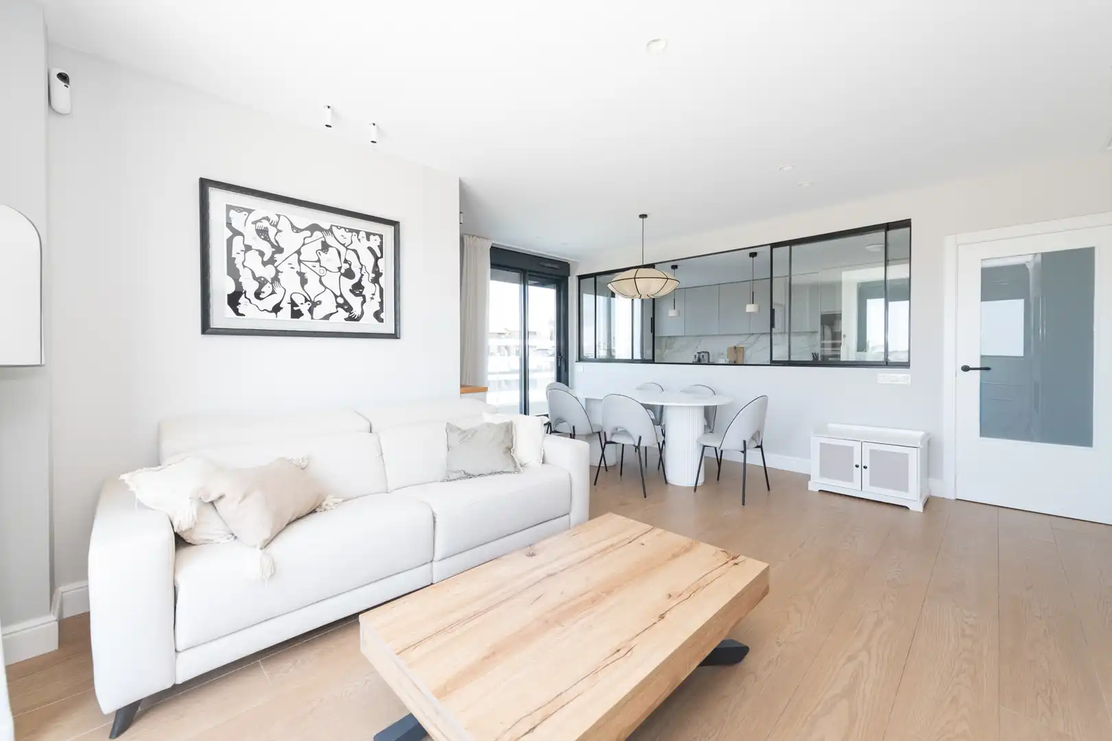 Living room of Flat for sale in Tres Cantos  with Air Conditioner, Heating and Terrace