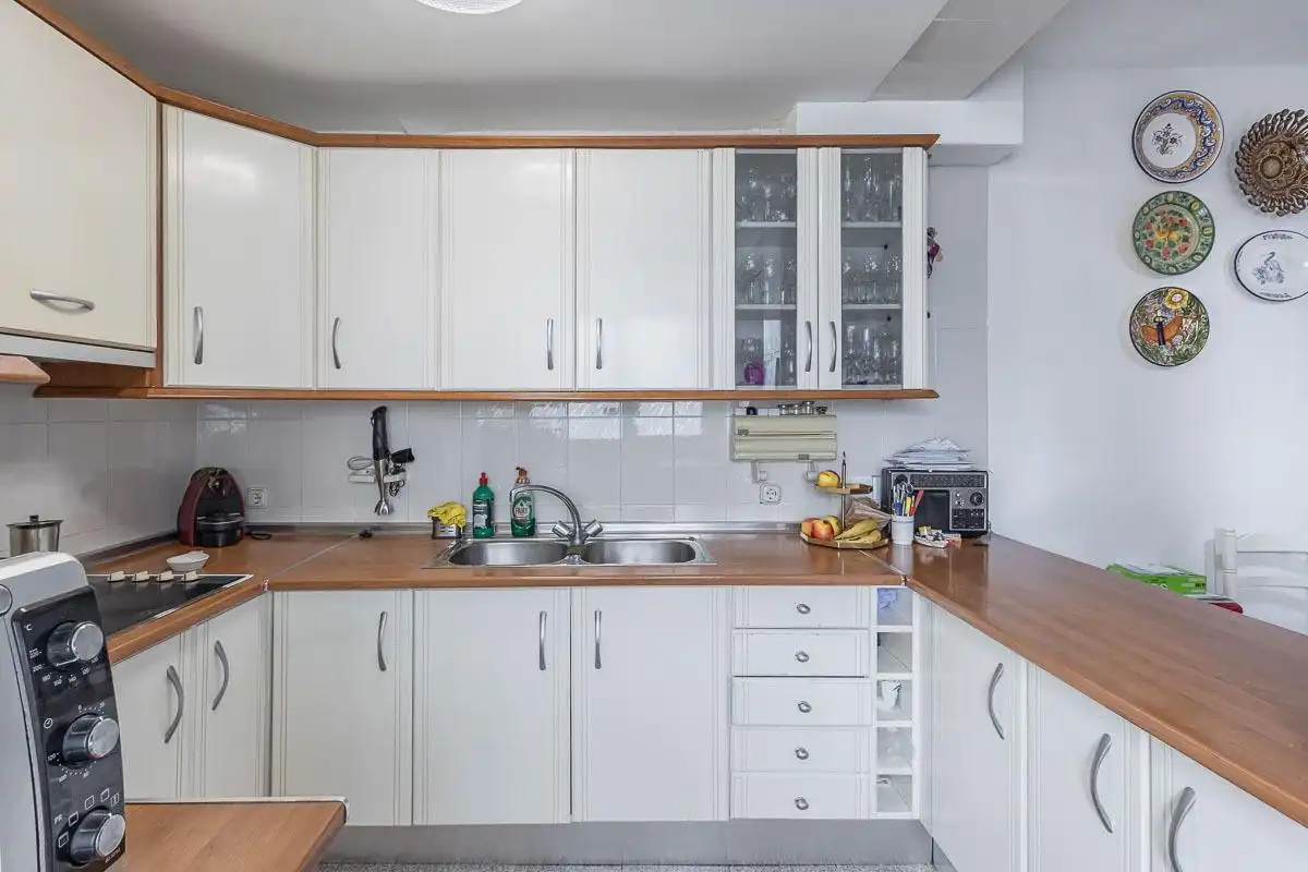 Kitchen of Flat for sale in Granada  with Air Conditioner, Heating and Balcony