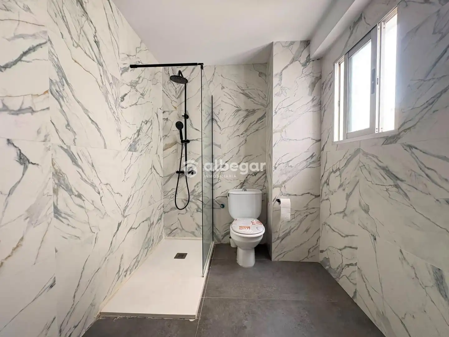 Baño de Piso en venta en Paiporta con Terraza y Amueblado
