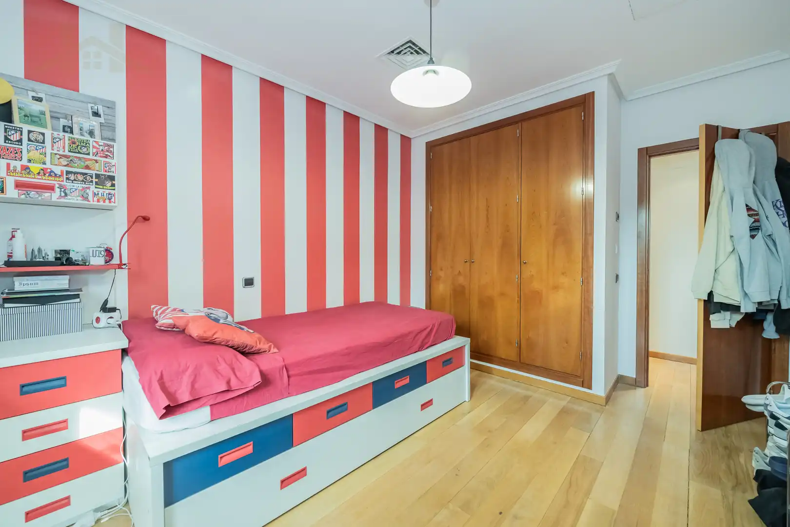 Habitación de Casa o chalet en venta en Colmenar Viejo con Terraza, Trastero y Amueblado