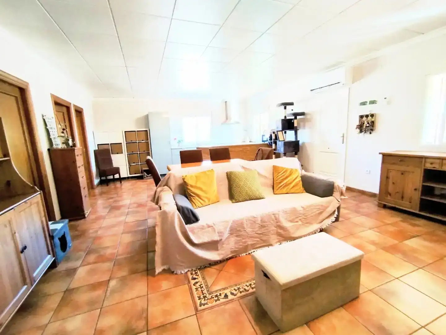 Sala de estar de Finca rústica en venta en Caudete con Aire acondicionado y Piscina