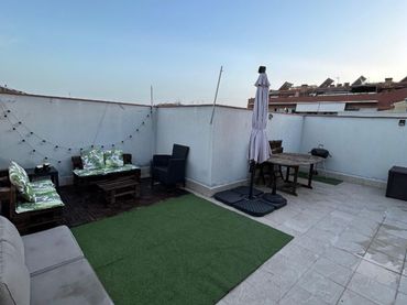 Ático con ascensor en venta en Carrer de Joaquín Costa 106