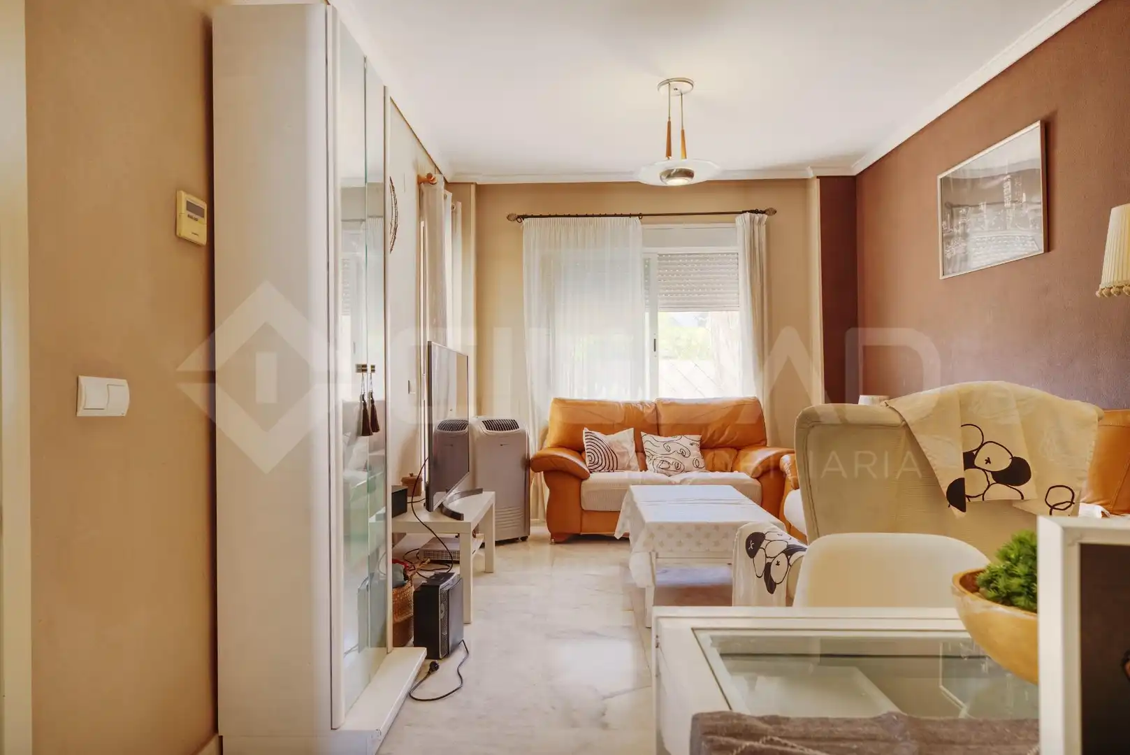Living room of Houses for sale in San Juan de Aznalfarache  with Air Conditioner, Private garden and Community pool