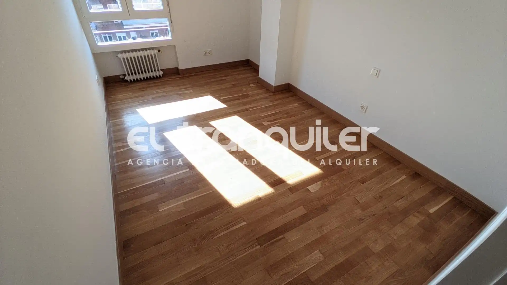 Wohnzimmer von Wohnung zum Verkauf in Madrid mit Klimaanlage, Parkett und Terrasse