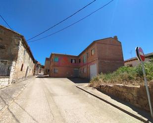 Vista exterior de Casa adosada en venda en Cayuela amb Calefacció