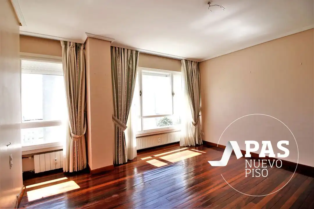 Living room of Flat for sale in Santander  with Heating, Private garden and Terrace