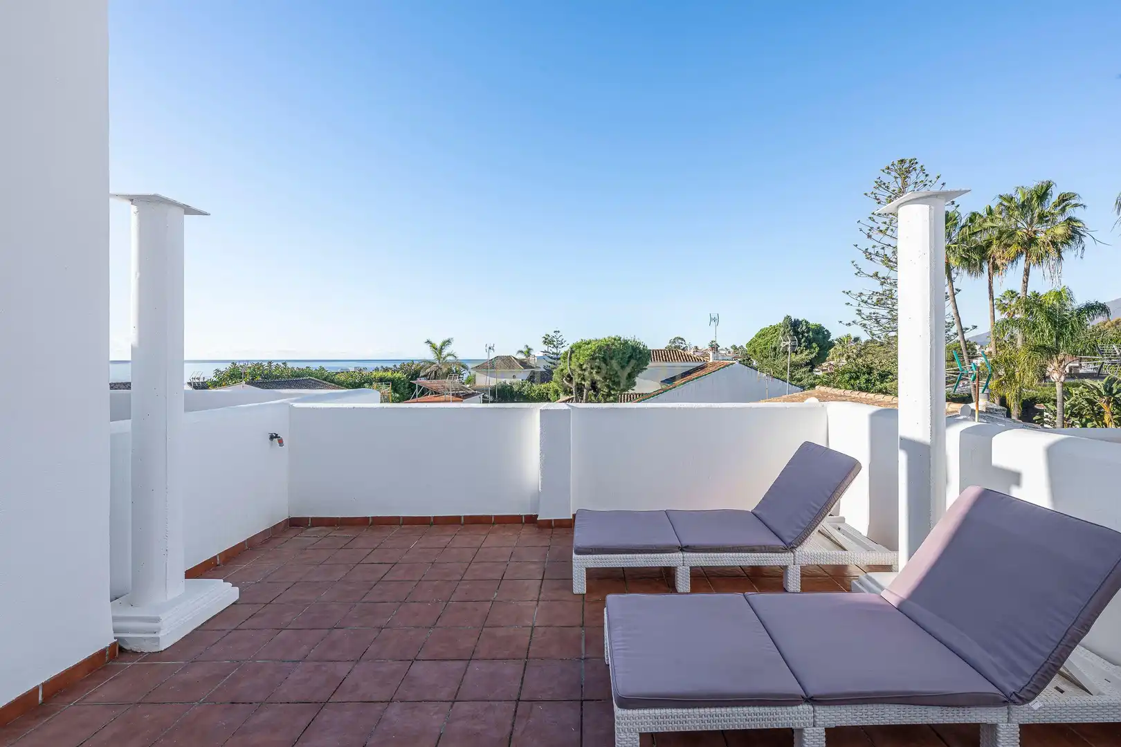 Terraza de Casa adosada en venta en Estepona con Aire acondicionado, Trastero y Piscina comunitaria