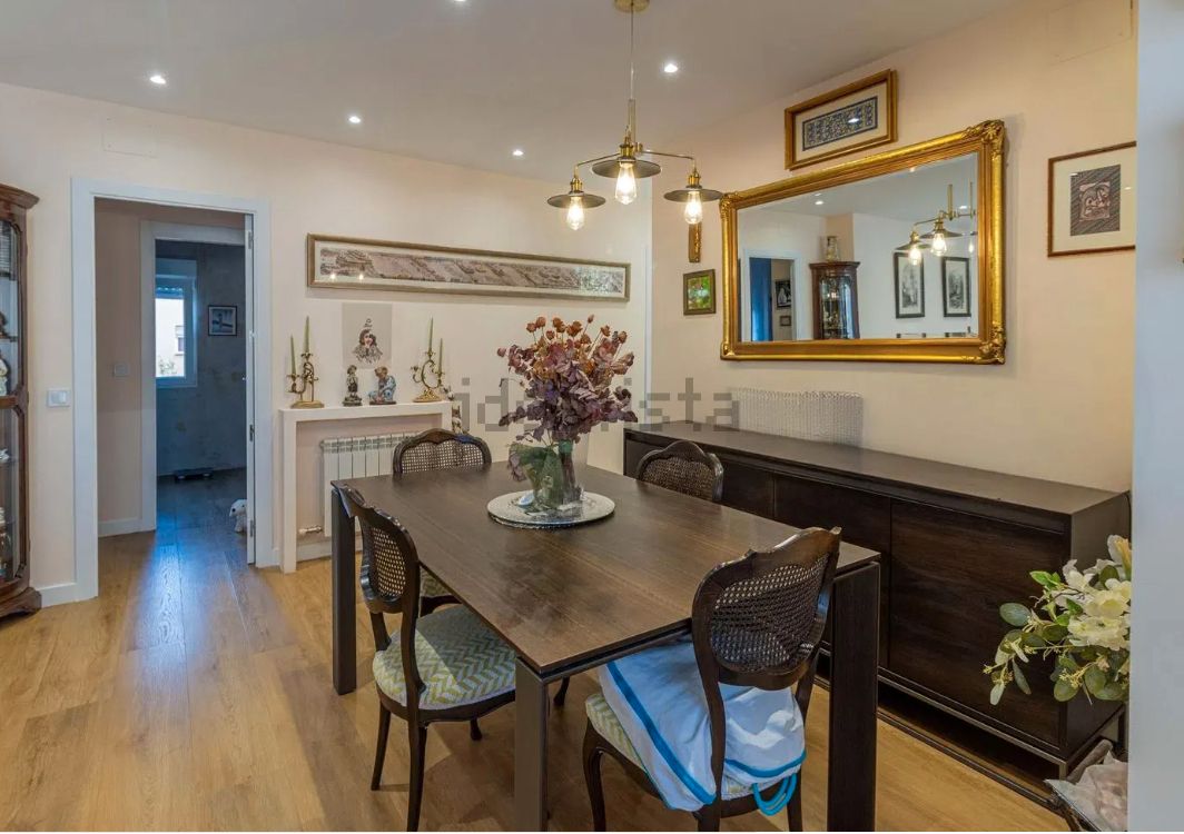 Dining room of Flat for sale in  Madrid Capital  with Heating, Terrace and Furnished