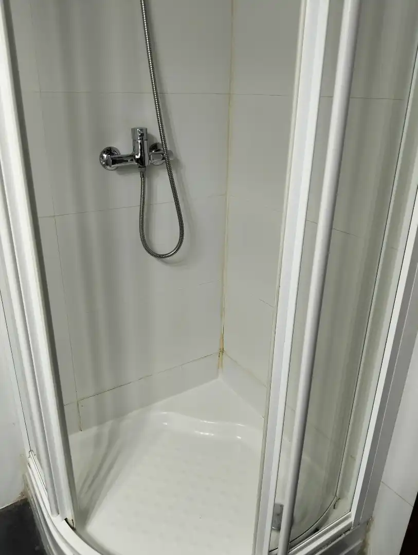 Baño de Apartamento de alquiler en Toledo con Aire acondicionado, Calefacción y Parquet