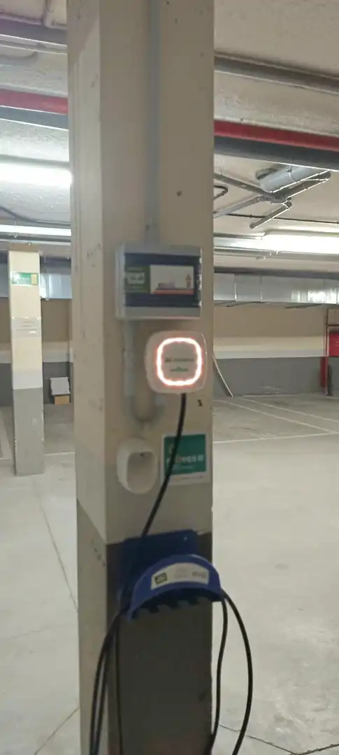 Aparcament de Pis en venda en Las Rozas de Madrid amb Calefacció, Terrassa i Piscina comunitària