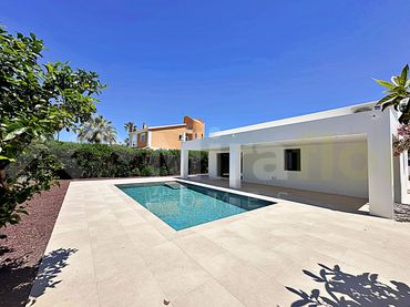 Chalet con piscina en venta en Las Marinas / Les Marines