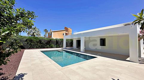 Villa a estrenar que ofrece una calidad de vida excepcional a pocos pasos de la playa de arena fina de Denia.