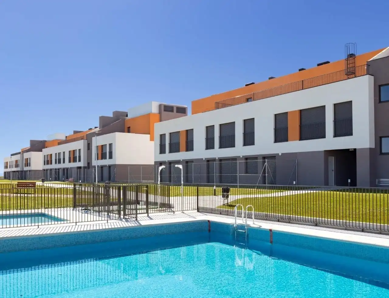 Exterior view of Flat for rent in Parla  with Air Conditioner, Heating and Terrace