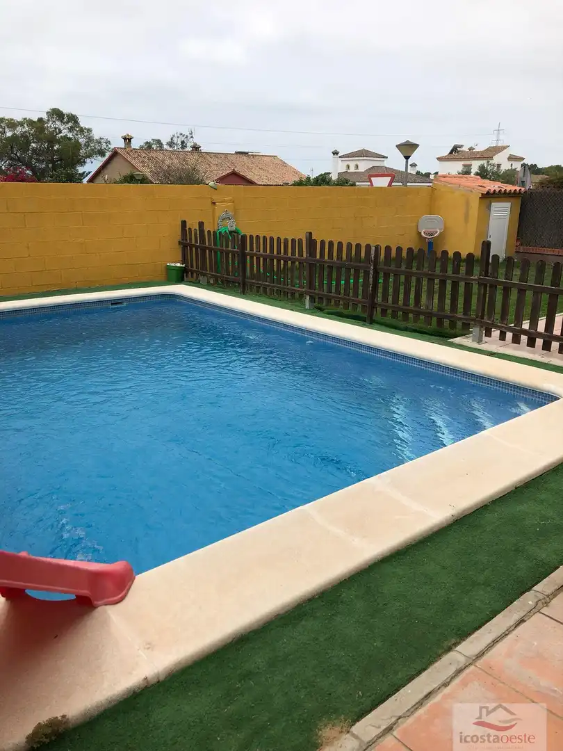 Piscina de Casa o xalet en venda en El Puerto de Santa María amb Piscina