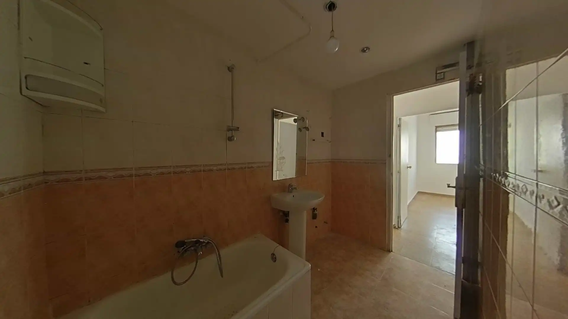 Baño de Piso en venta en Parla con Terraza