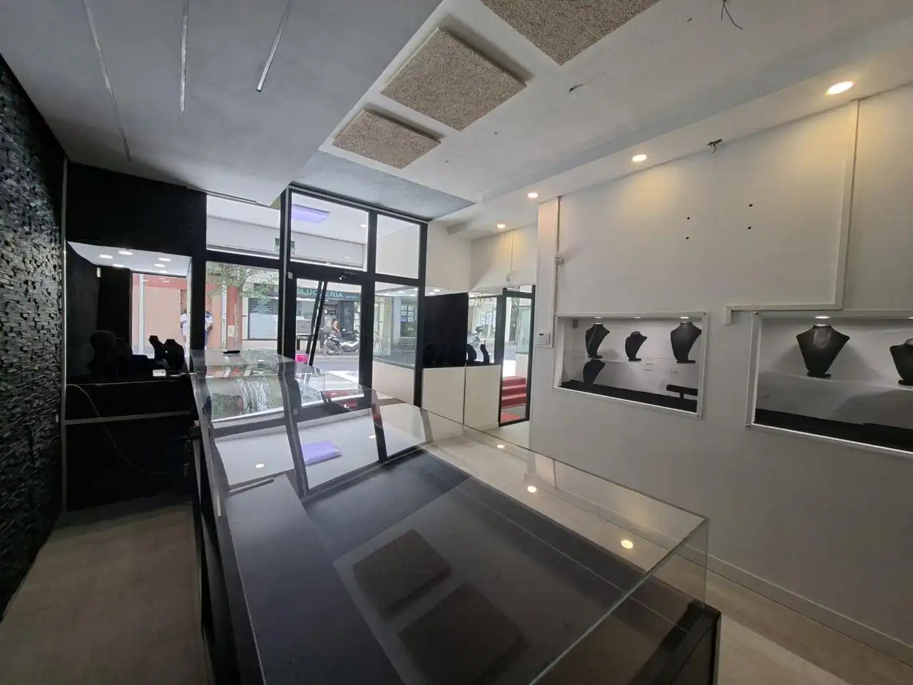Local comercial en venda a Avenida de Peña Prieta, imagen 3