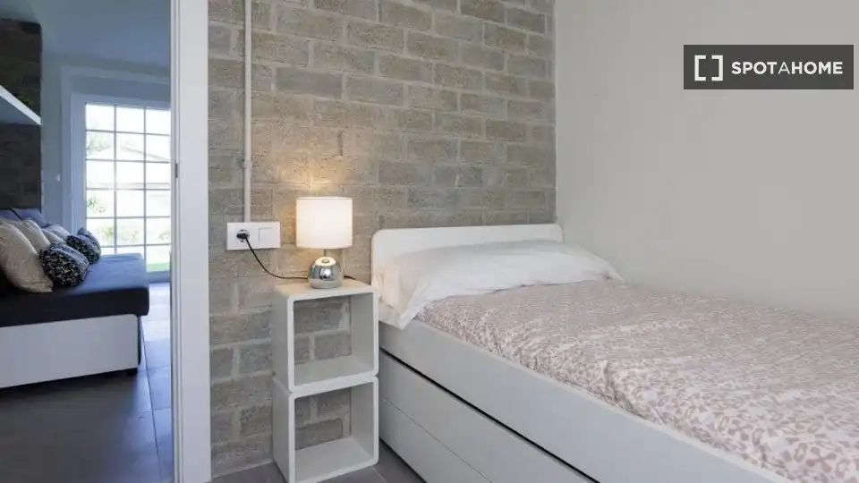 Bedroom of Apartments for share in Vilanova de Arousa  with Air Conditioner, Terrace and Furnished