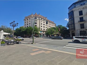 Locale commerciale in affitto a Santander - Jesús de Monasterio