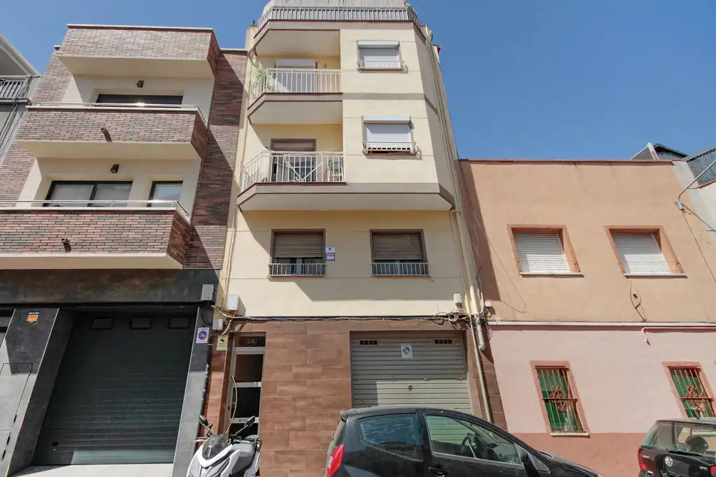 Vista exterior de Pis en venda en Badalona
