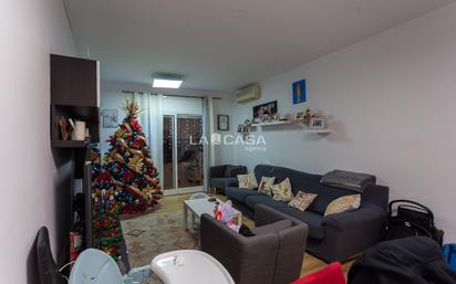 Living room of Flat for sale in L'Hospitalet de Llobregat  with Heating and Balcony