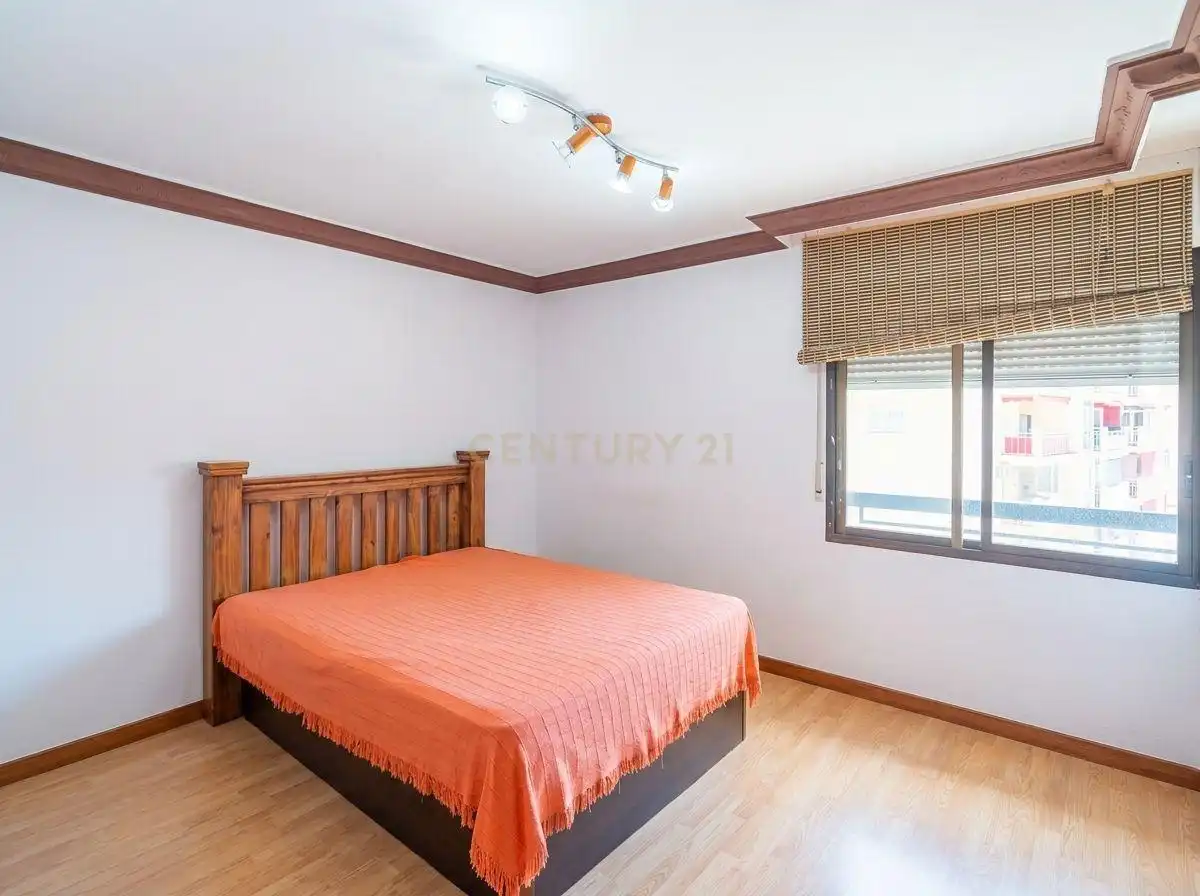Habitación de Piso en venta en Fuengirola con Piscina y Piscina comunitaria