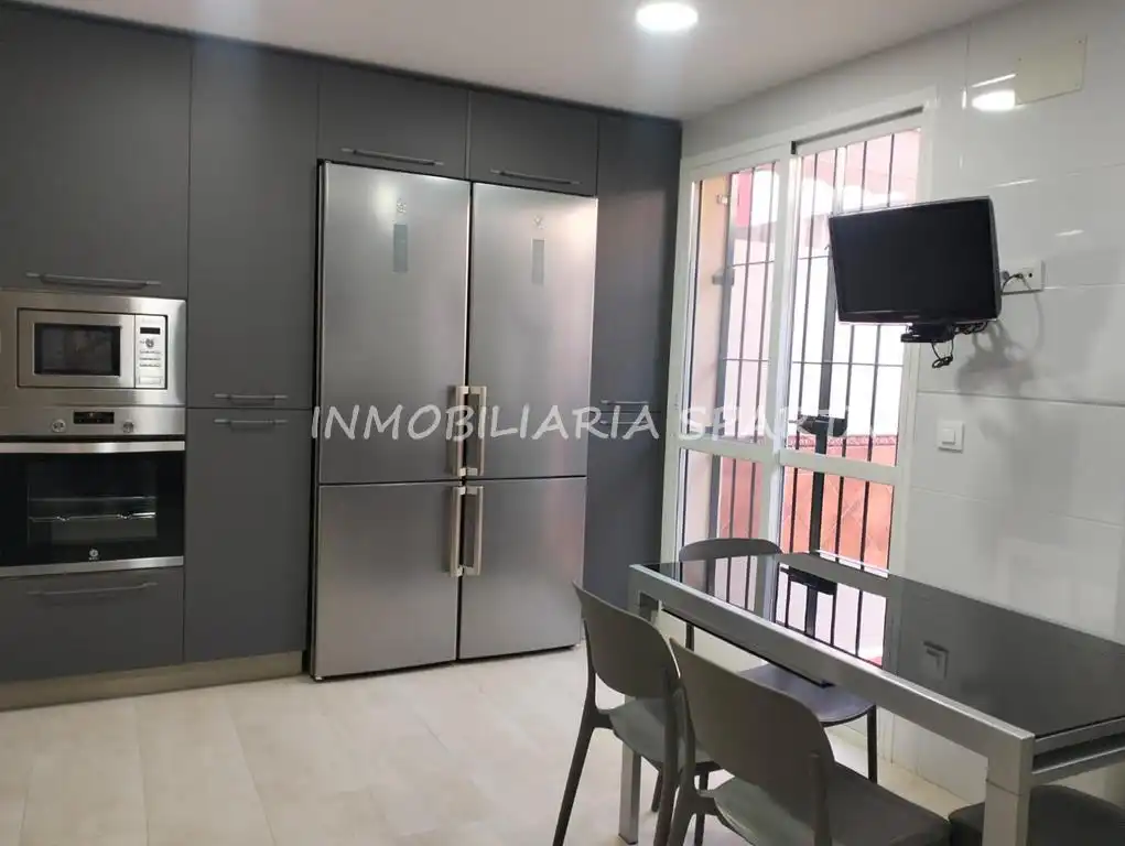 Cocina de Casa adosada en venta en Coria del Río con Aire acondicionado, Terraza y Trastero