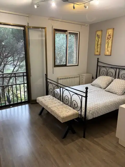 Dormitori de Casa adosada en venda en Mataró amb Aire condicionat, Calefacció i Jardí privat