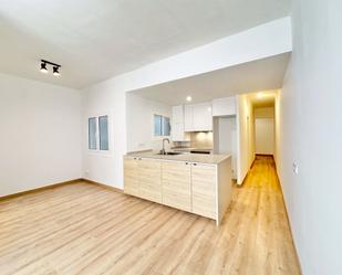 Cuina de Pis de lloguer en  Barcelona Capital amb Parquet i Forn