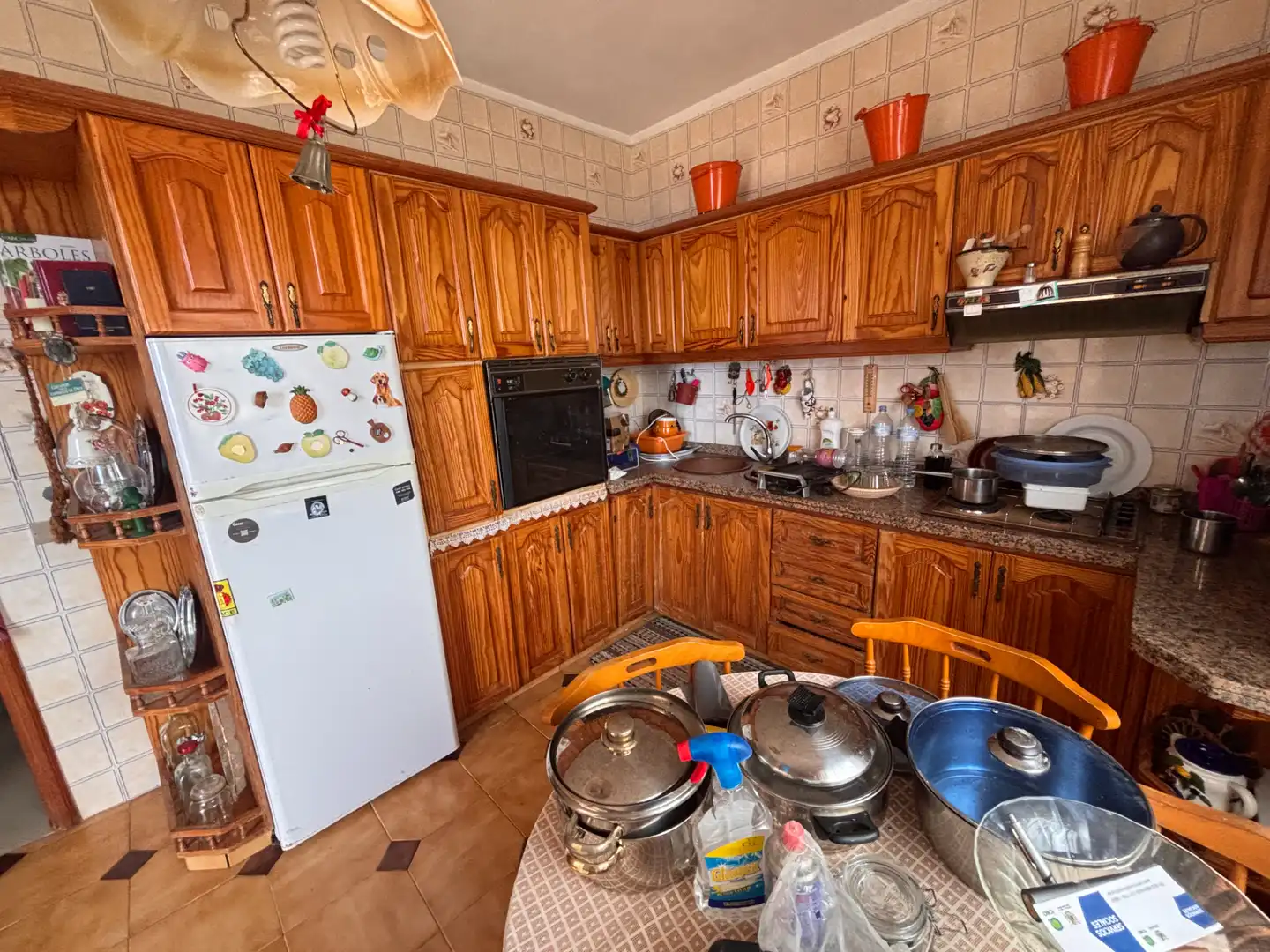 Cuina de Casa o xalet en venda en Icod de los Vinos amb Jardí privat, Terrassa i Traster