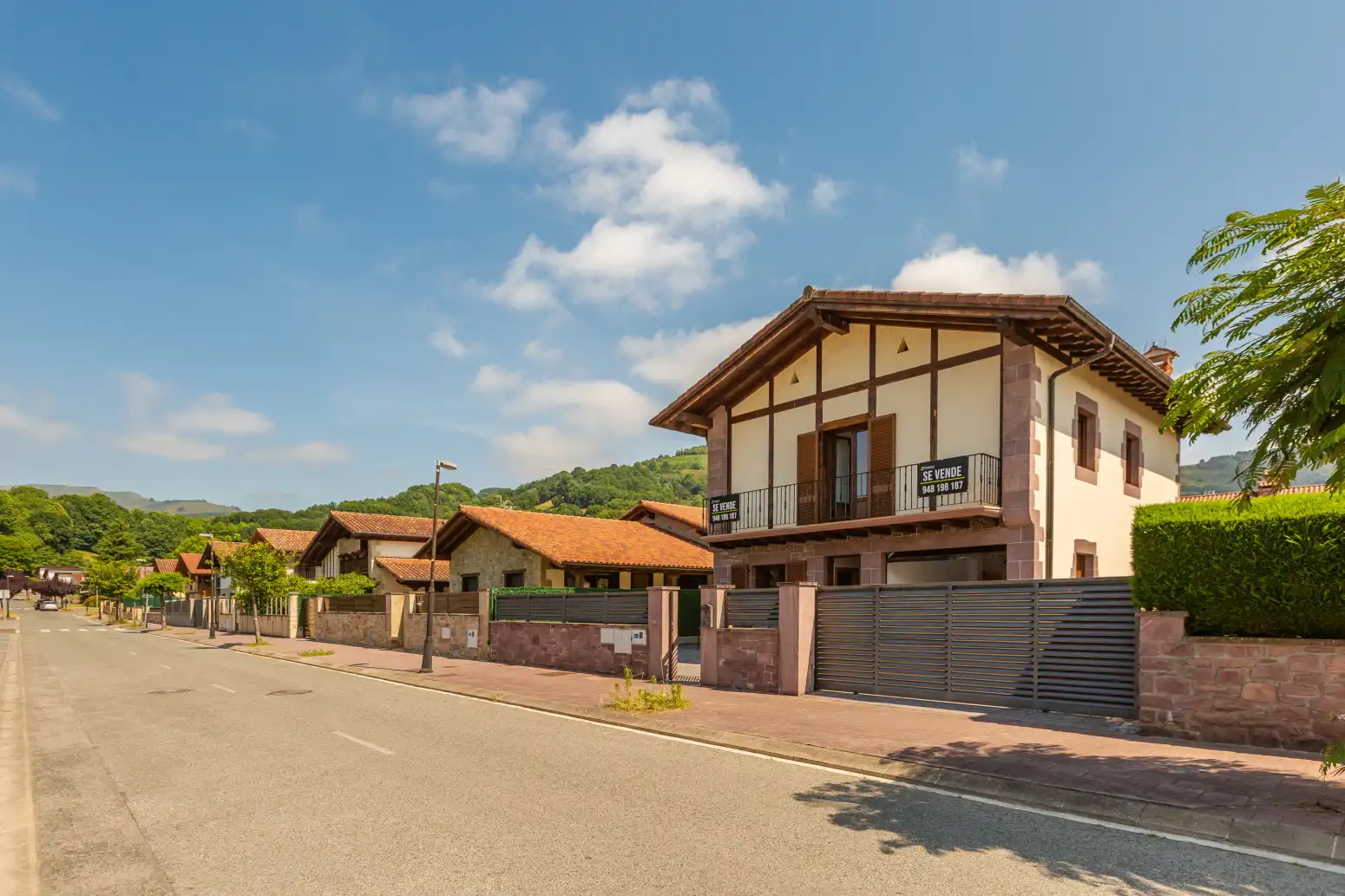 Vista exterior de Casa o xalet en venda en Baztan amb Calefacció, Jardí privat i Parquet