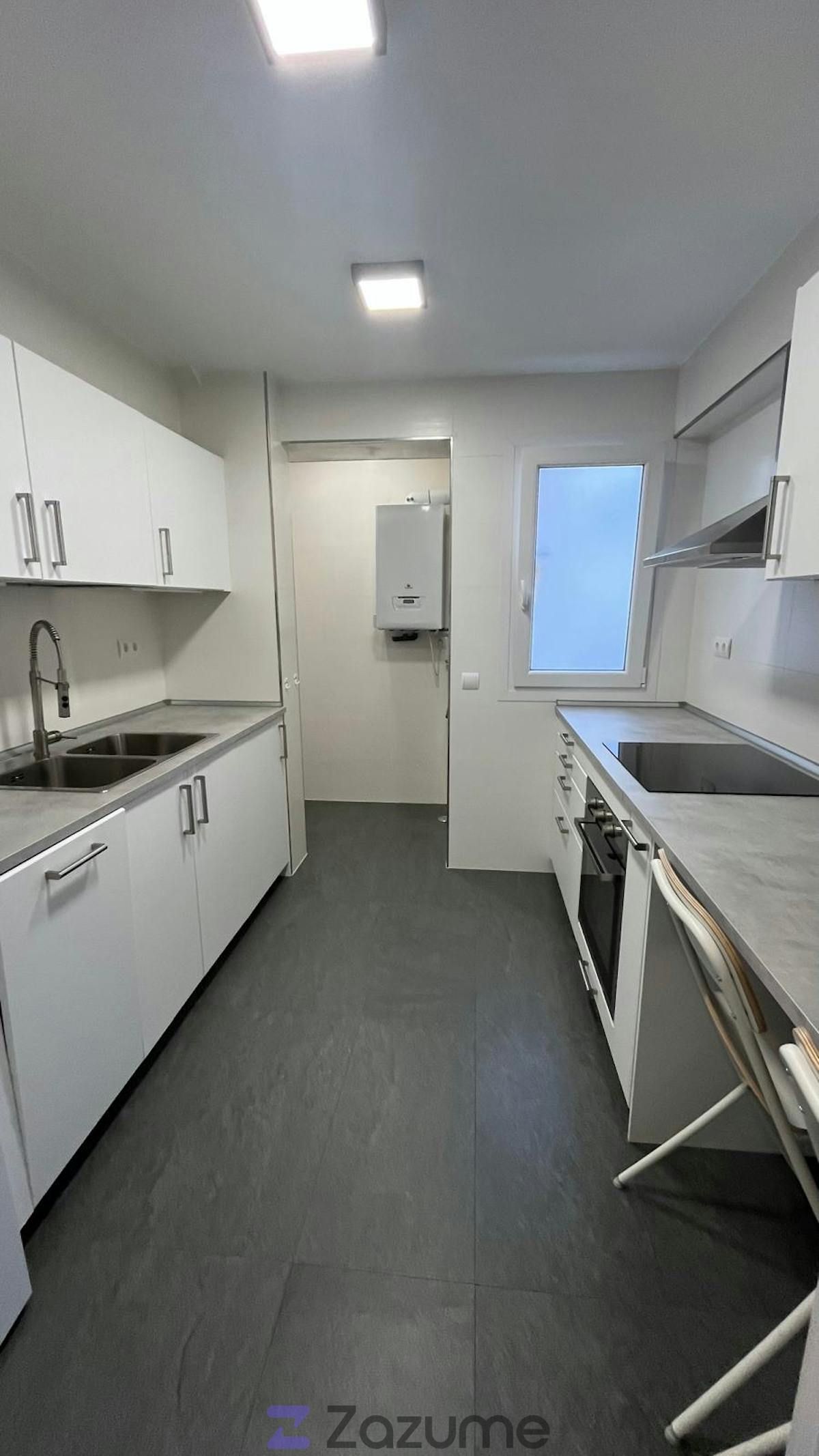 Cocina de Piso de alquiler en  Madrid Capital con Aire acondicionado, Calefacción y Amueblado