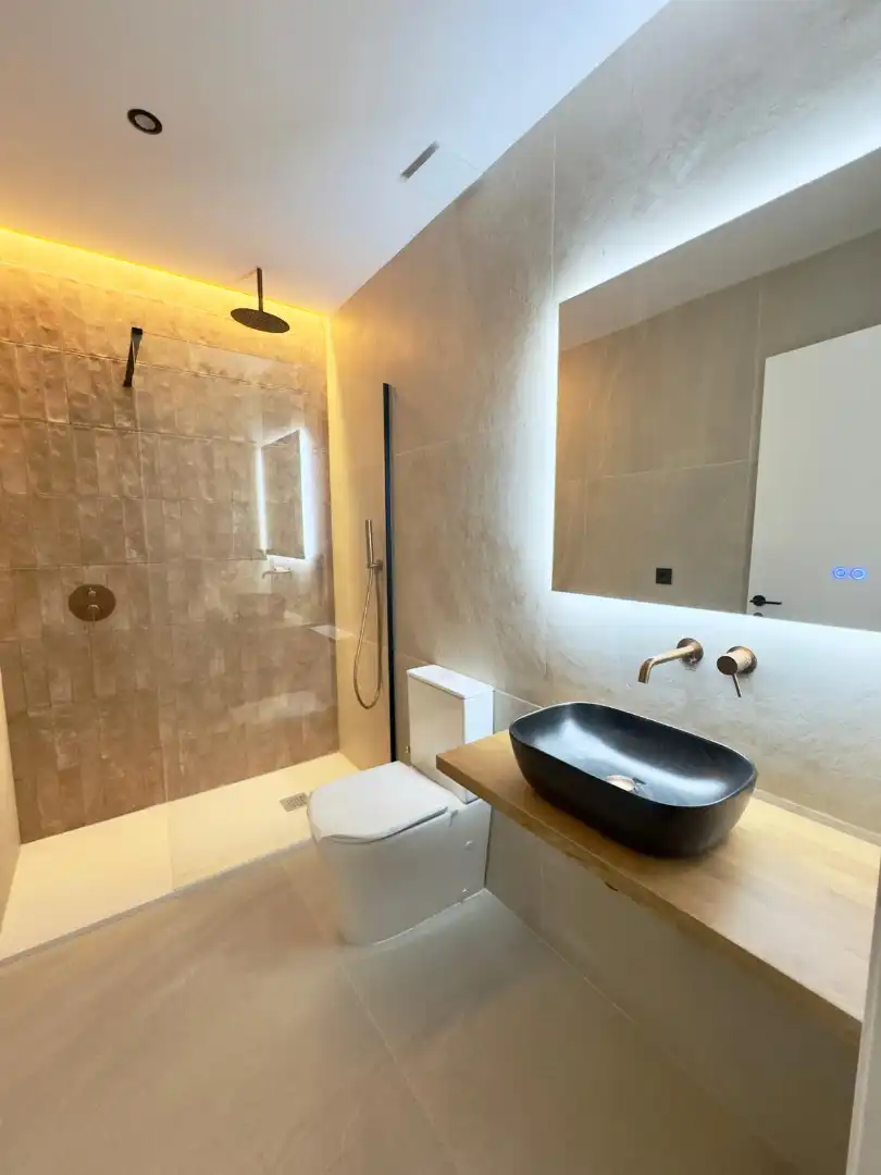 Bathroom of Ground floor for sale in Sabadell  with Air Conditioner, Heating and Private garden