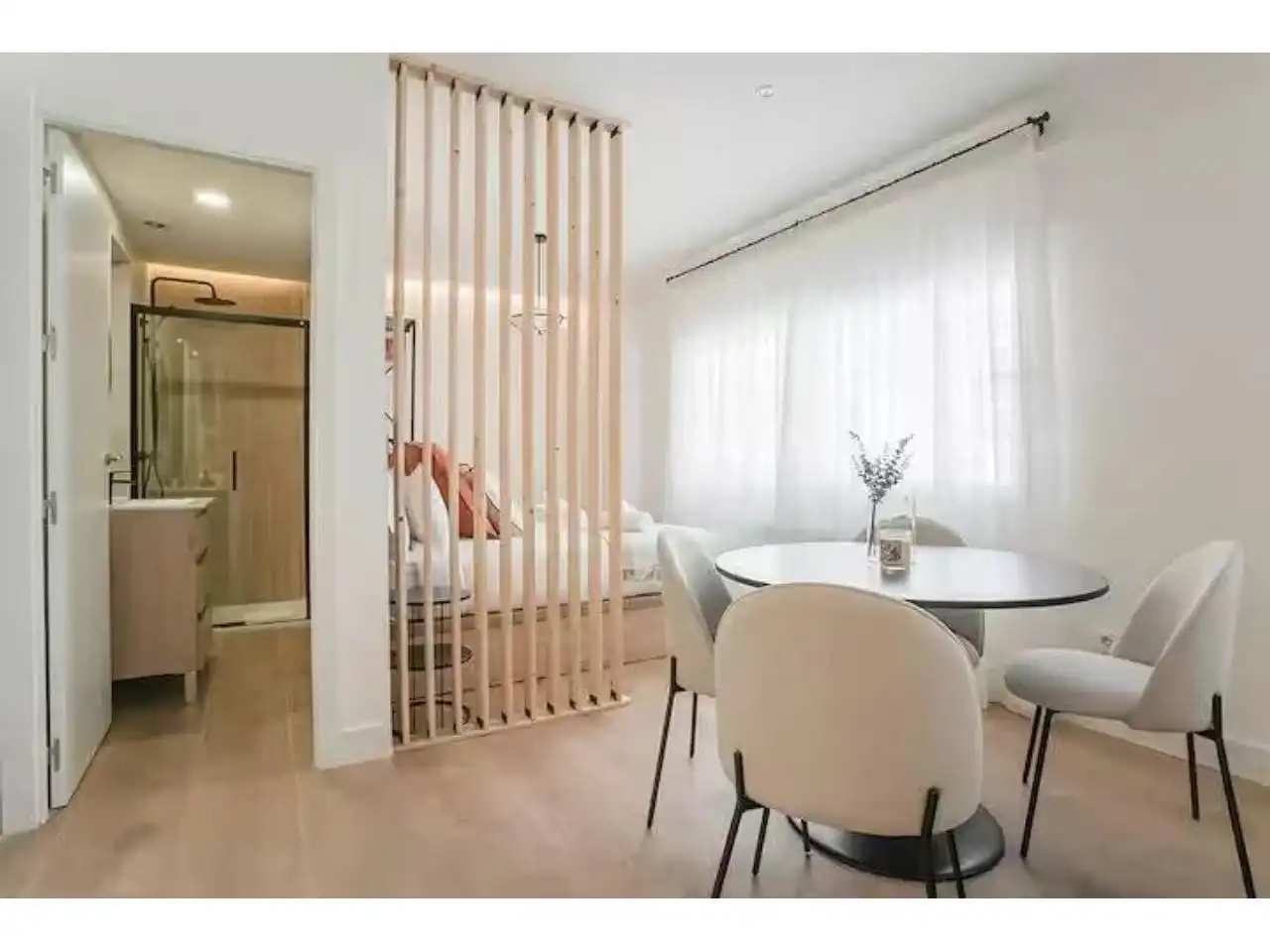 Habitación de Estudio en venta en Barcelona con Aire acondicionado, Amueblado y Alarma