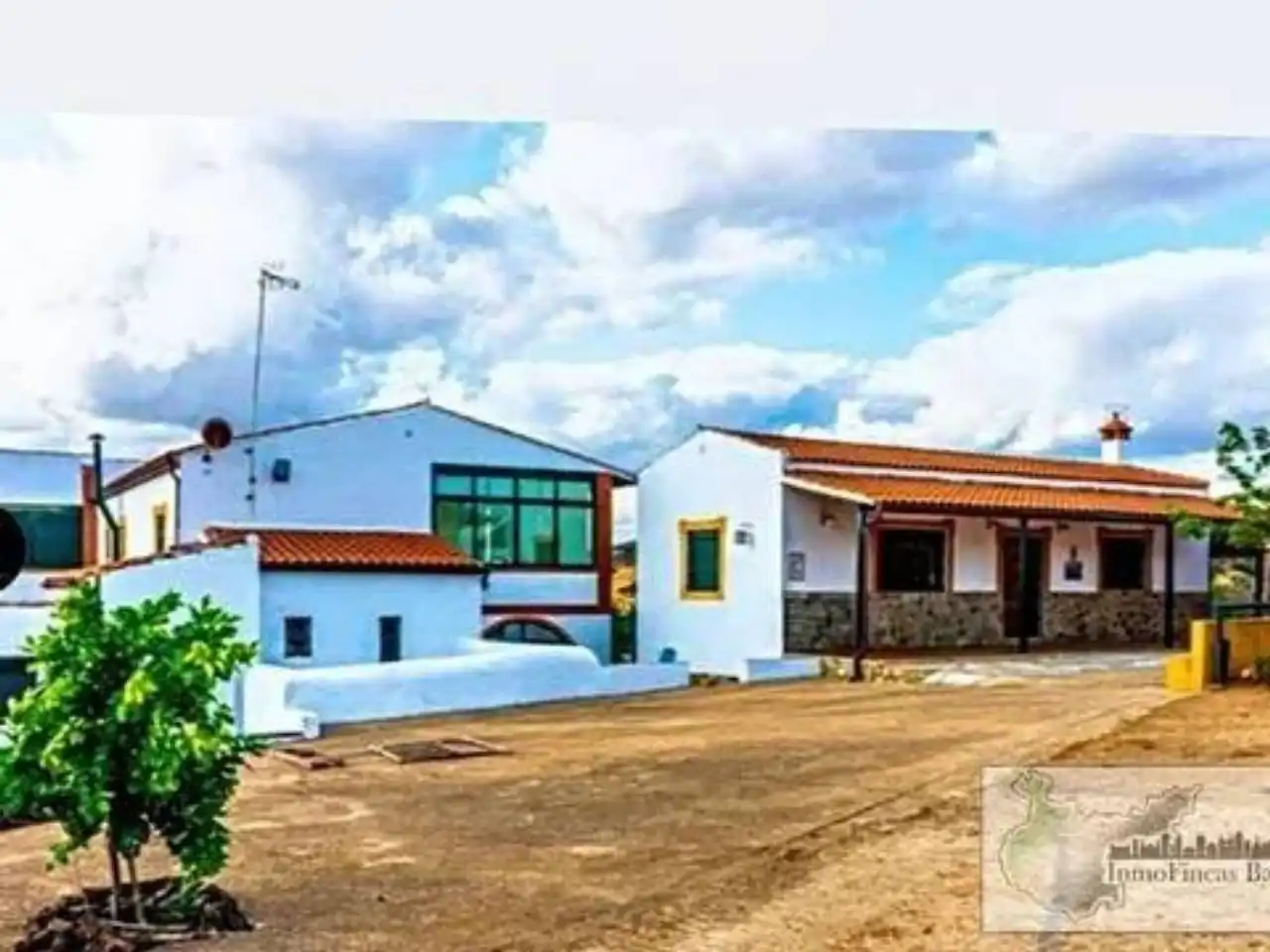 Vista exterior de Finca rústica en venta en Higuera de Vargas con Aire acondicionado, Jardín privado y Terraza