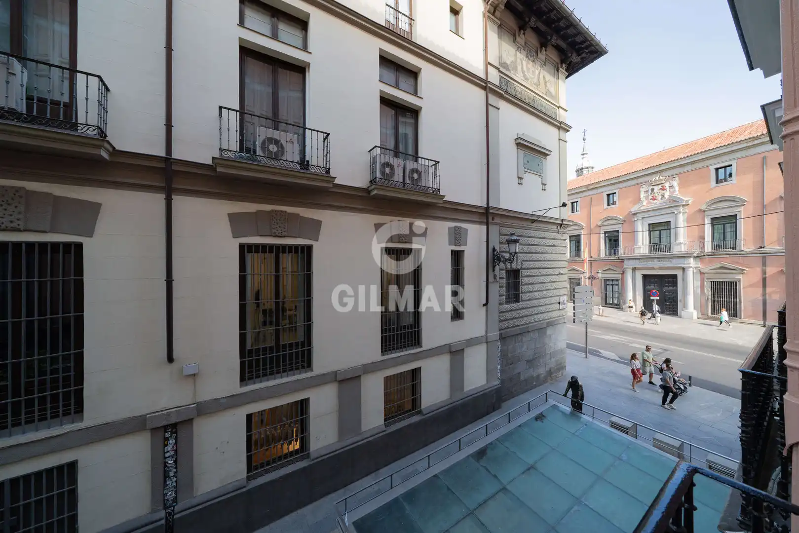 Vista exterior de Piso en venta en Madrid con Calefacción